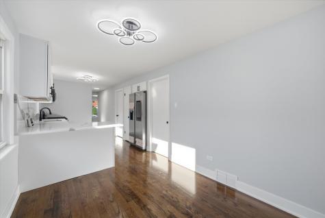 2811 West 82nd Street Chicago IL 60652