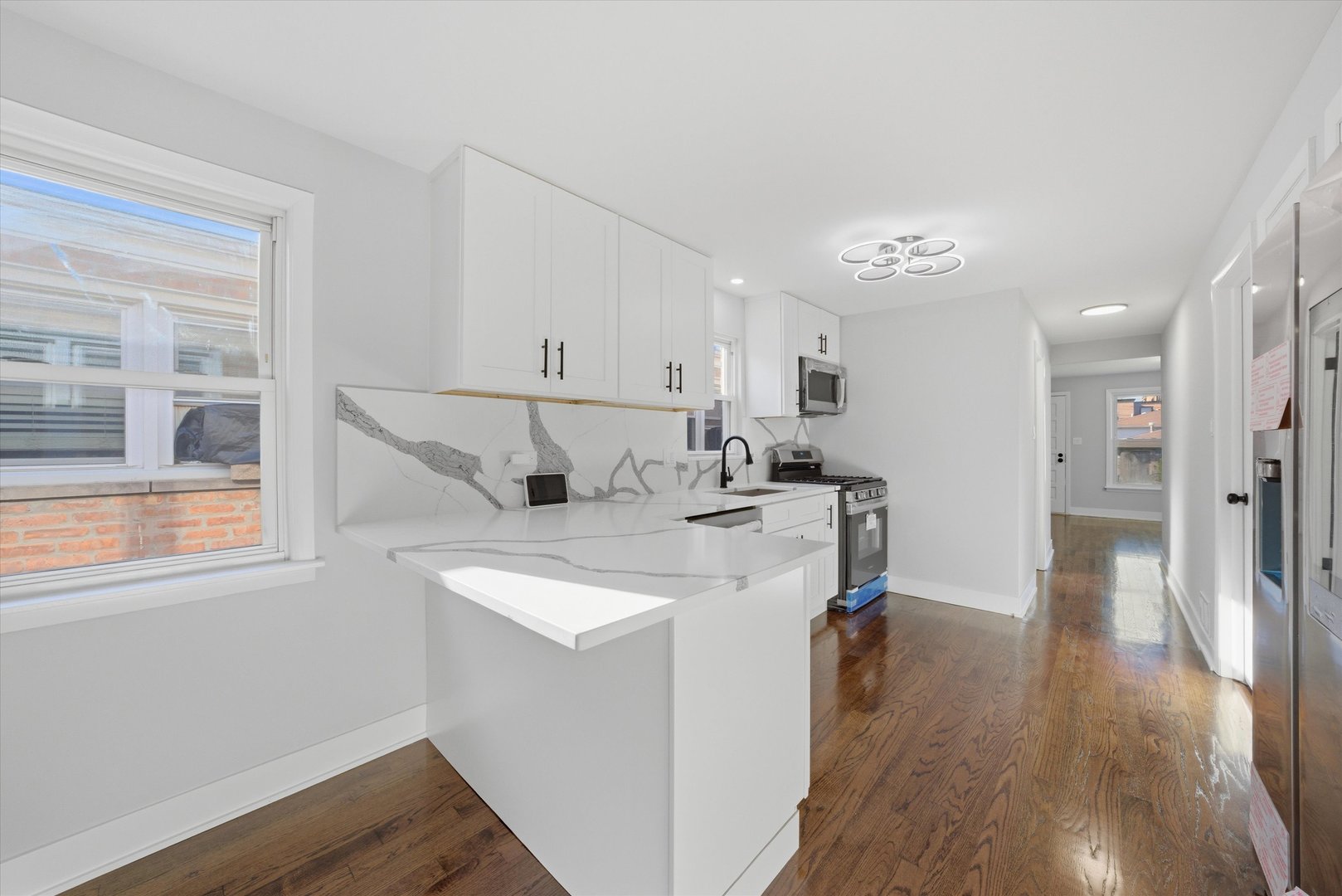 2811 West 82nd Street Chicago IL 60652