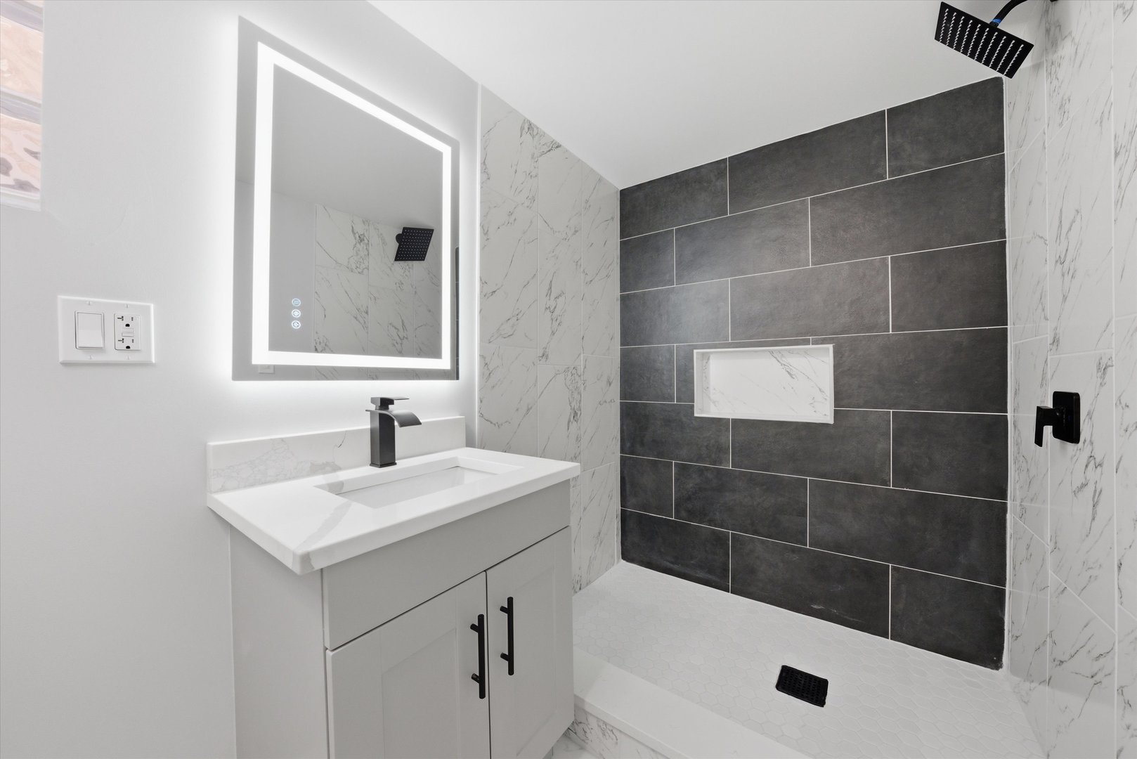 2811 West 82nd Street Chicago IL 60652