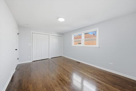 2811 West 82nd Street Chicago IL 60652
