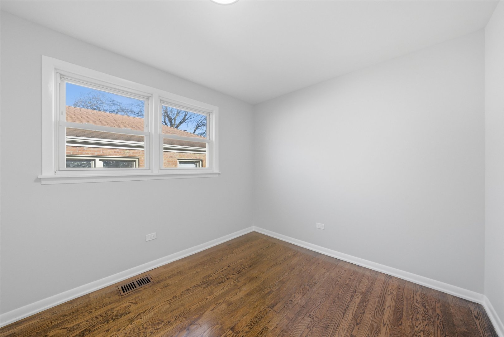 2811 West 82nd Street Chicago IL 60652