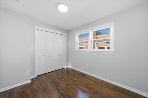 2811 West 82nd Street Chicago IL 60652