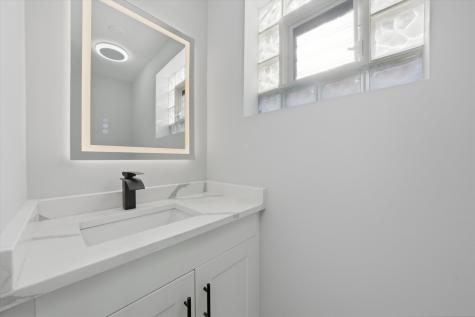 2811 West 82nd Street Chicago IL 60652