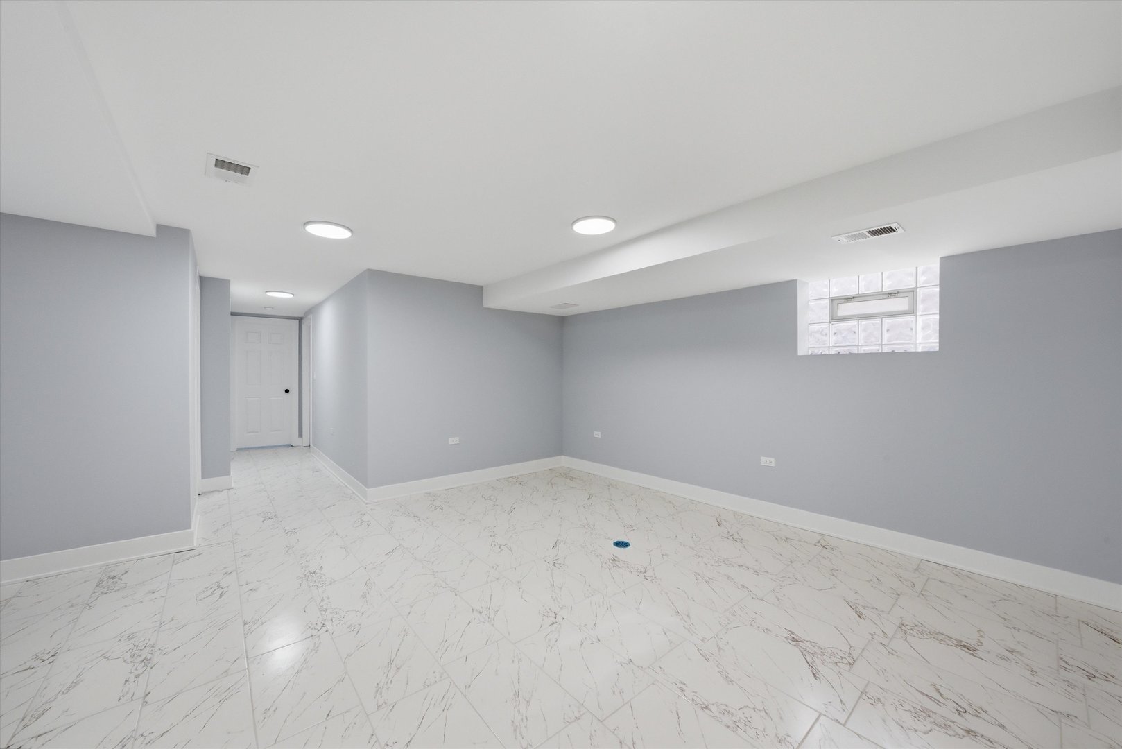 2811 West 82nd Street Chicago IL 60652