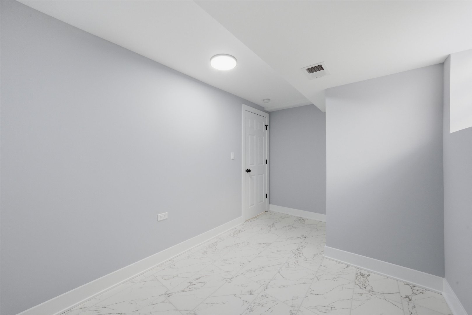 2811 West 82nd Street Chicago IL 60652