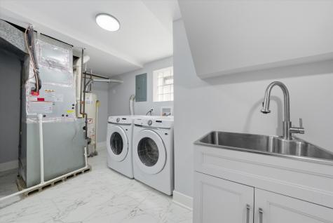 2811 West 82nd Street Chicago IL 60652