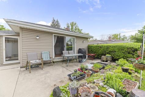 2232 Covert Road Glenview IL 60025