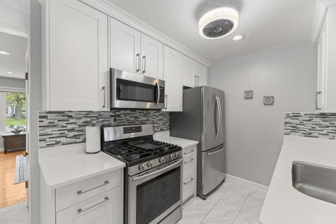 2232 Covert Road Glenview IL 60025