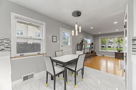 2232 Covert Road Glenview IL 60025