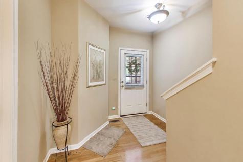 3946 Balmoral Court Rolling Meadows IL 60008