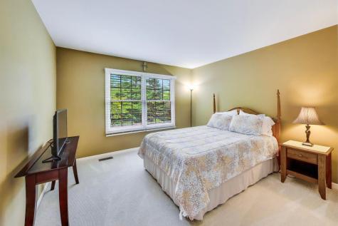 3946 Balmoral Court Rolling Meadows IL 60008