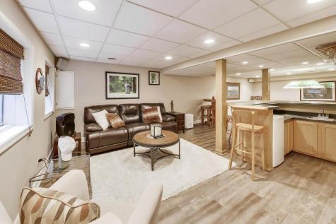 3946 Balmoral Court Rolling Meadows IL 60008