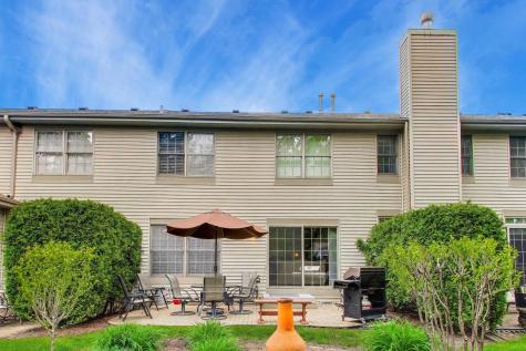3946 Balmoral Court Rolling Meadows IL 60008