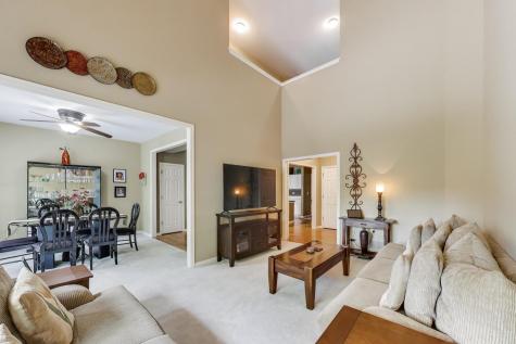 3946 Balmoral Court Rolling Meadows IL 60008