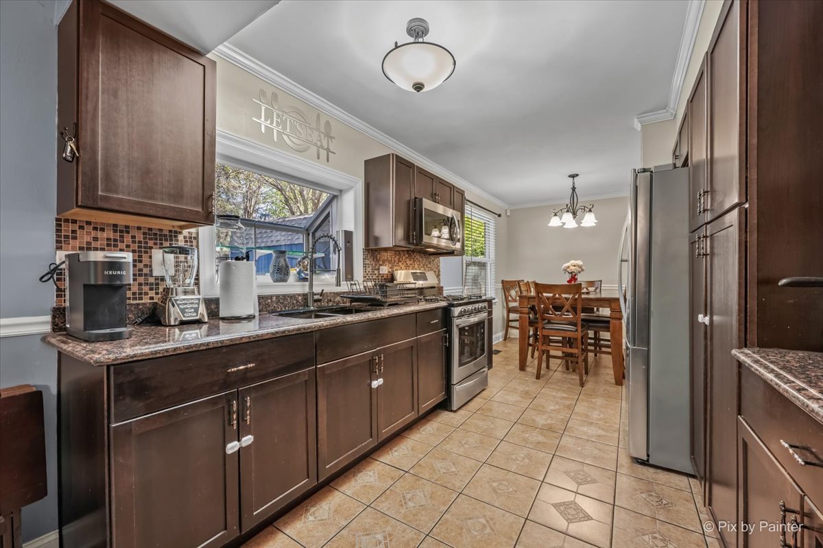 2238 Highfield Lane Aurora IL 60504