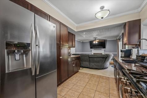 2238 Highfield Lane Aurora IL 60504