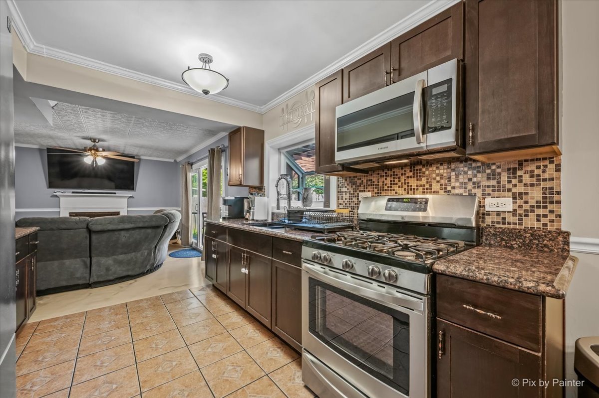 2238 Highfield Lane Aurora IL 60504
