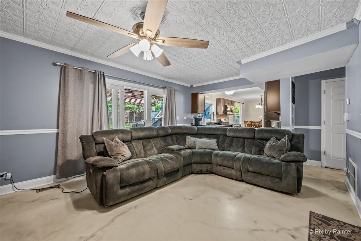 2238 Highfield Lane Aurora IL 60504