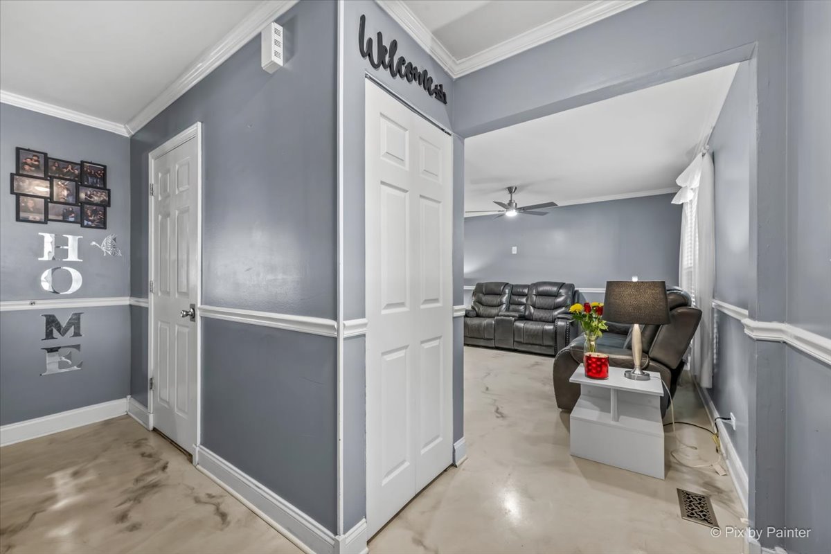 2238 Highfield Lane Aurora IL 60504