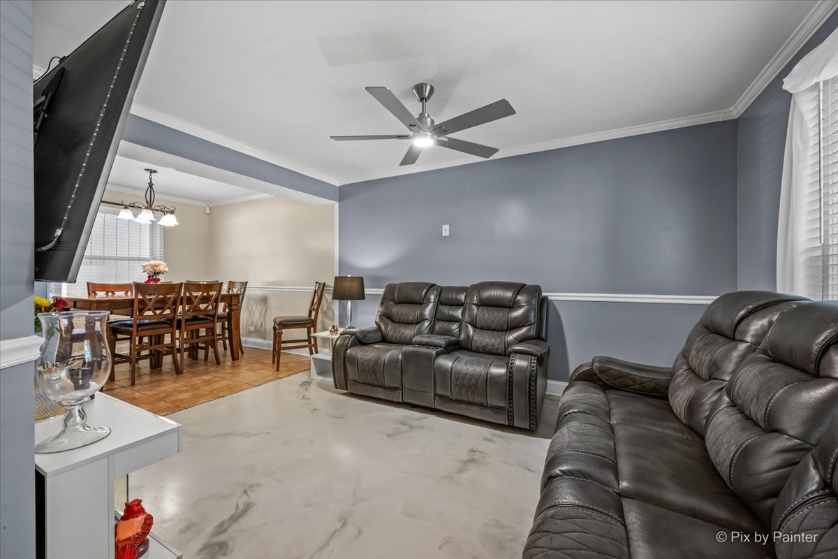 2238 Highfield Lane Aurora IL 60504