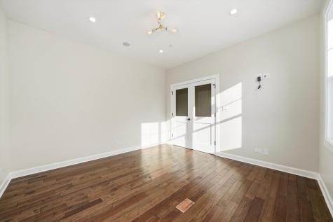 926 East Crest Avenue Addison IL 60101