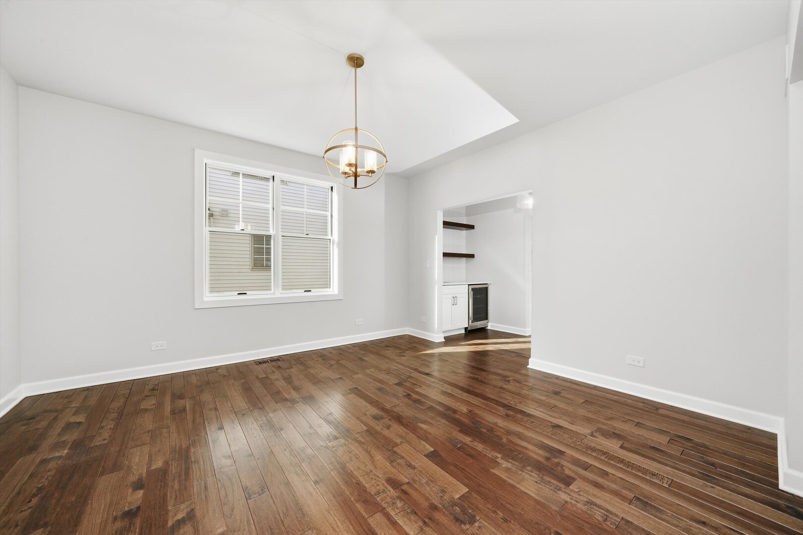 926 East Crest Avenue Addison IL 60101