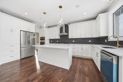 926 East Crest Avenue Addison IL 60101