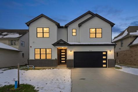 926 East Crest Avenue Addison IL 60101