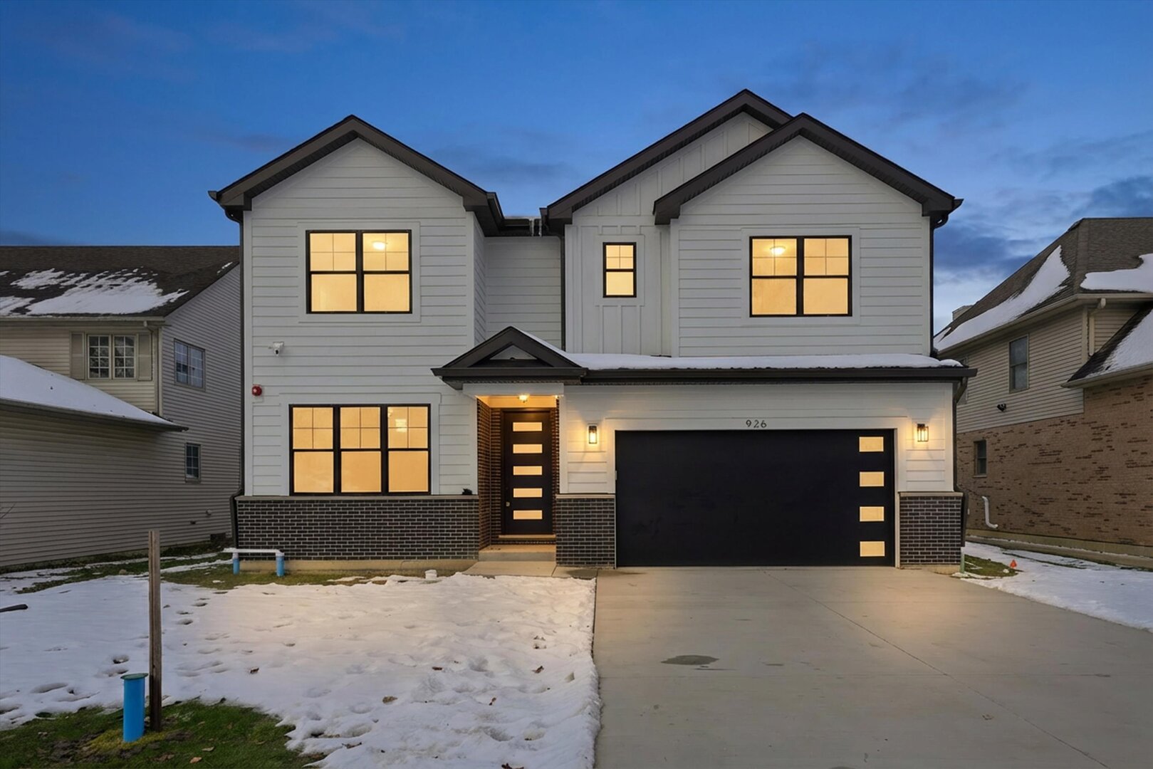 926 East Crest Avenue Addison IL 60101
