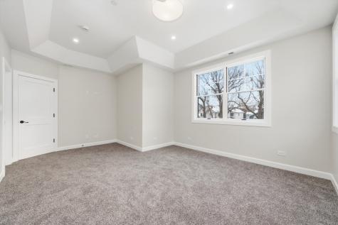 926 East Crest Avenue Addison IL 60101