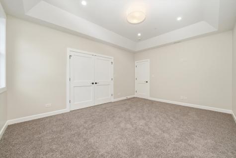 926 East Crest Avenue Addison IL 60101