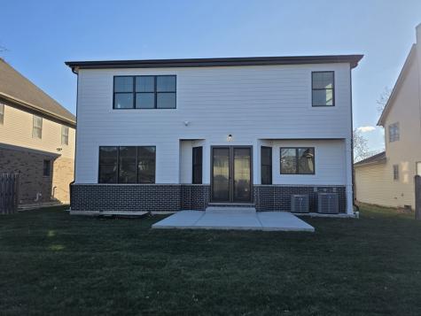 926 East Crest Avenue Addison IL 60101