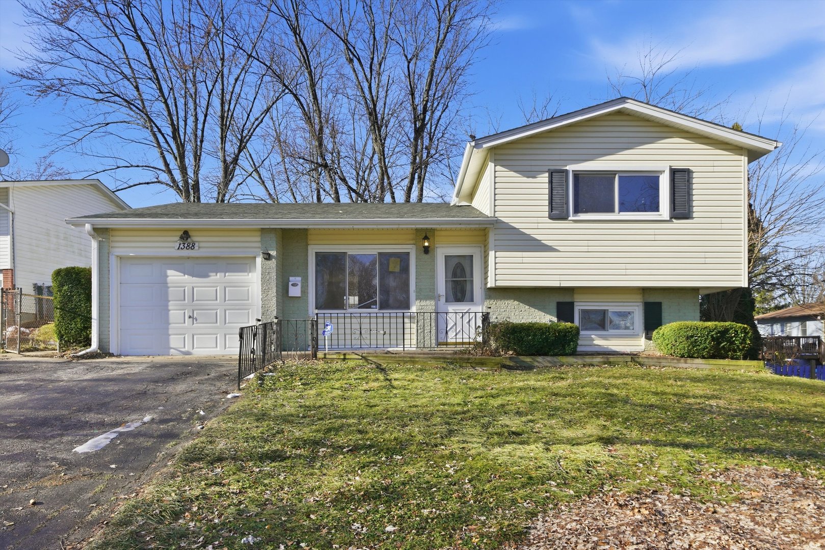 1388 Jill Court Glendale Heights IL 60139