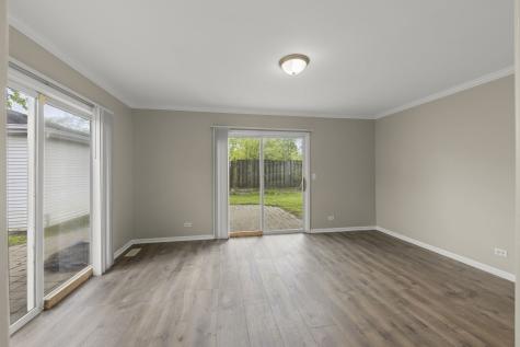 144 Garden Drive Bolingbrook IL 60440