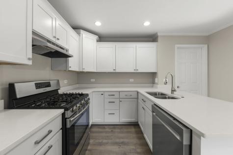 144 Garden Drive Bolingbrook IL 60440