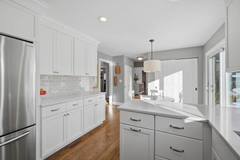 2431 North Drury Lane Arlington Heights IL 60004