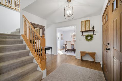 2431 North Drury Lane Arlington Heights IL 60004