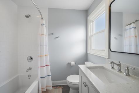 2431 North Drury Lane Arlington Heights IL 60004