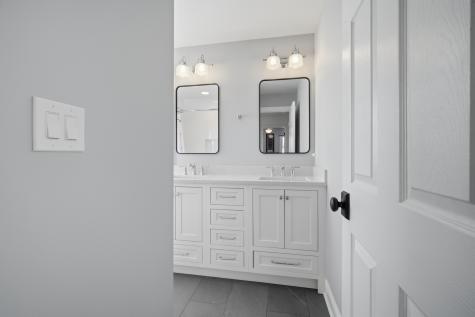 2431 North Drury Lane Arlington Heights IL 60004