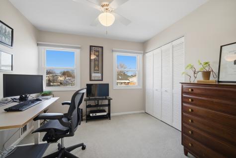 2431 North Drury Lane Arlington Heights IL 60004