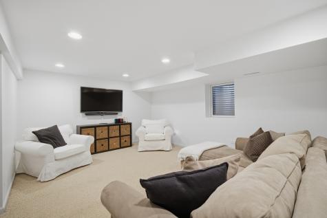2431 North Drury Lane Arlington Heights IL 60004