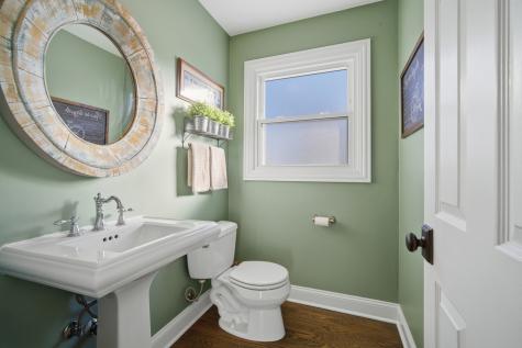 2431 North Drury Lane Arlington Heights IL 60004