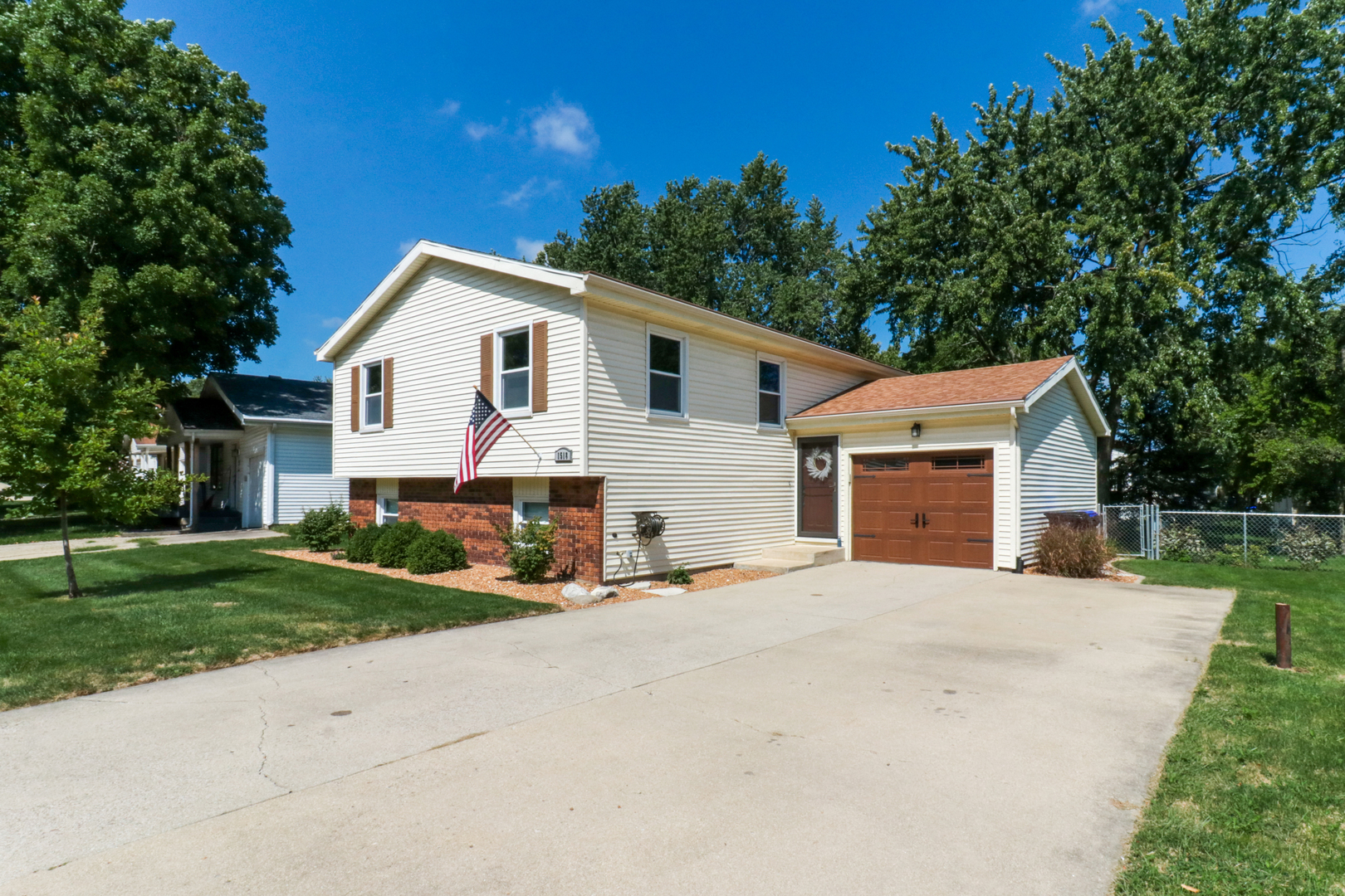 1518 Hershey Road Bloomington IL 61704