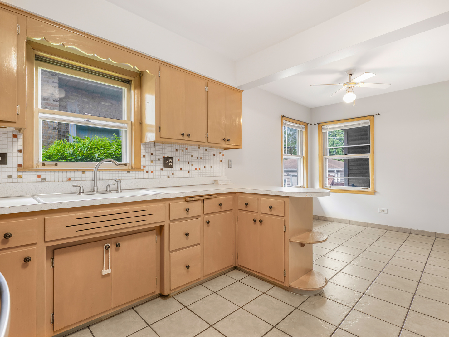 3860 North Oketo Avenue Chicago IL 60634