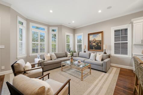 2660 North Hartland Court Chicago IL 60614
