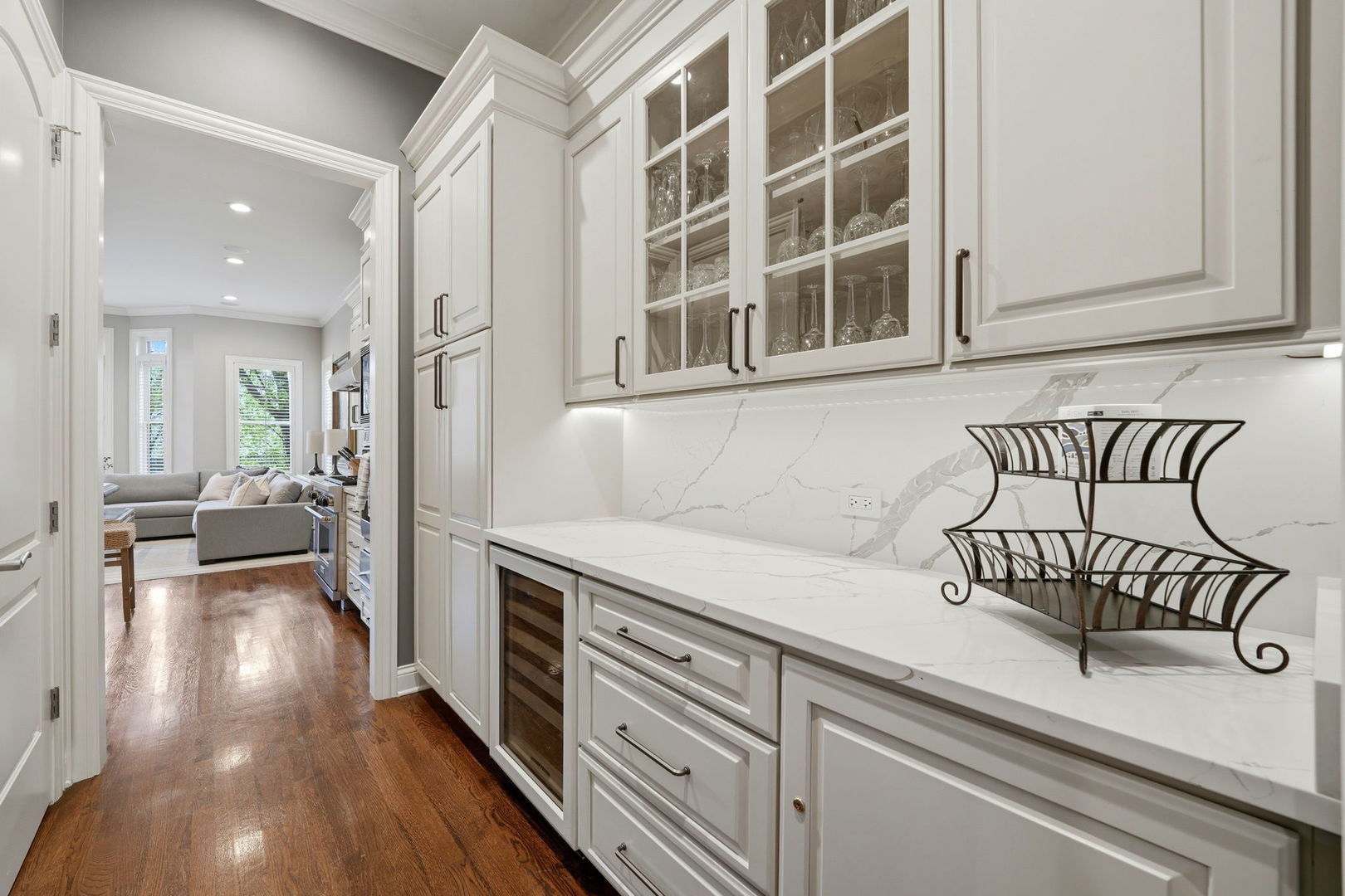 2660 North Hartland Court Chicago IL 60614