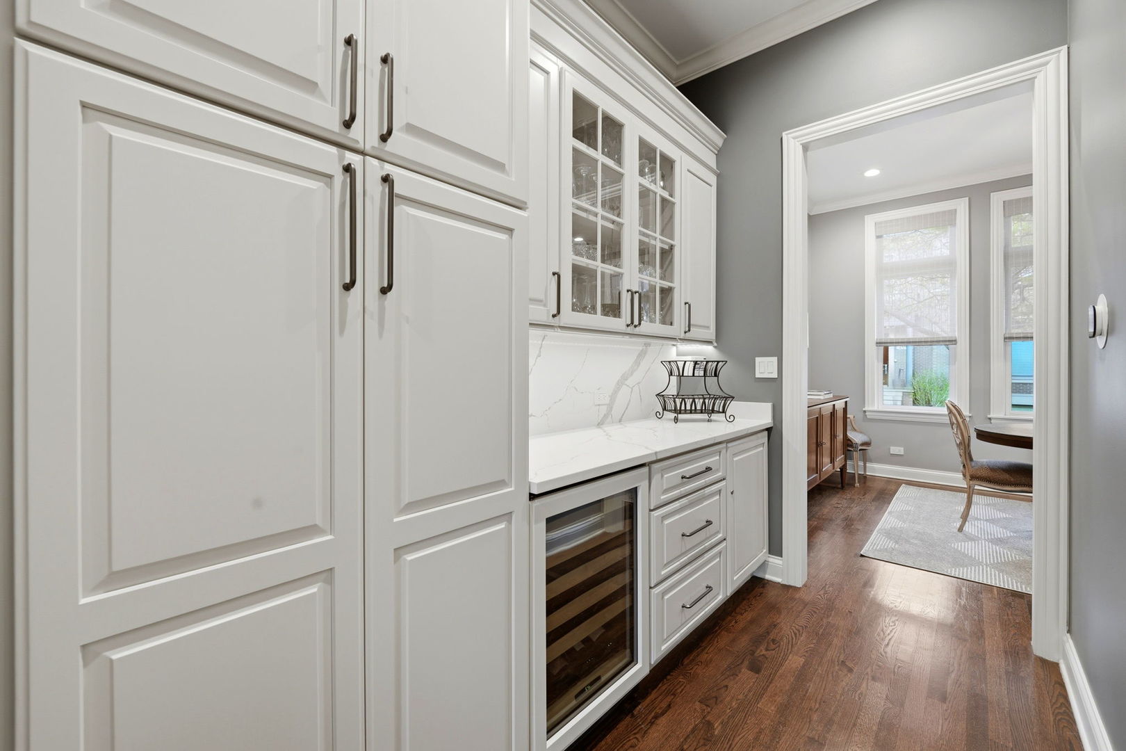 2660 North Hartland Court Chicago IL 60614