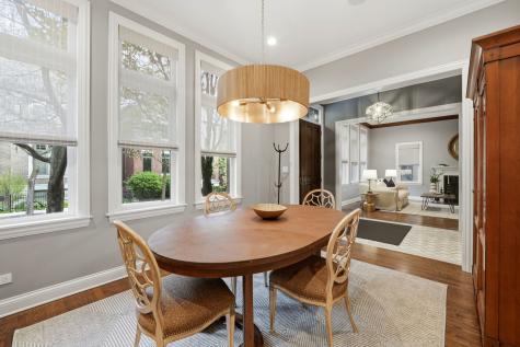 2660 North Hartland Court Chicago IL 60614