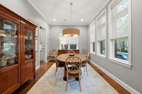2660 North Hartland Court Chicago IL 60614