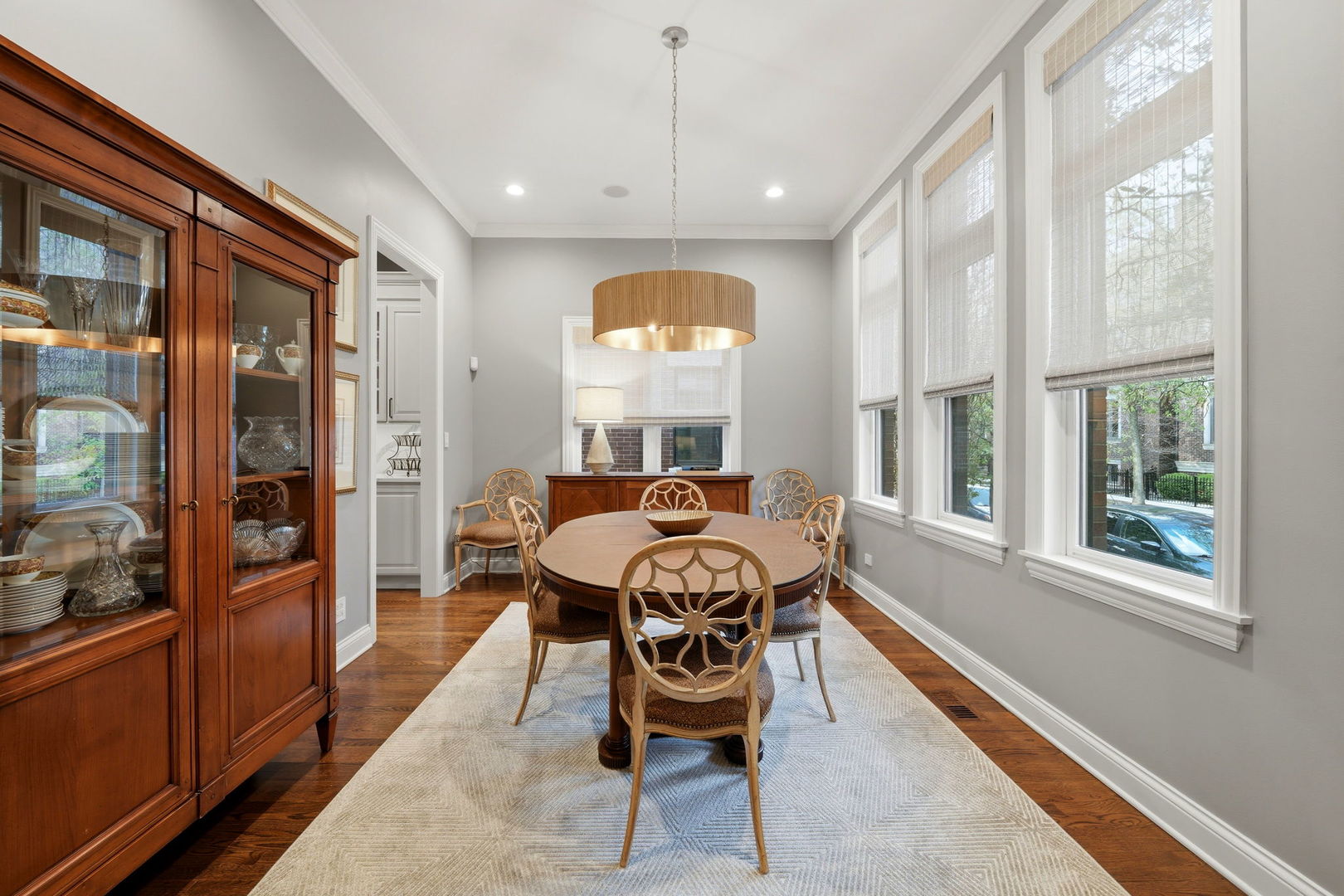 2660 North Hartland Court Chicago IL 60614